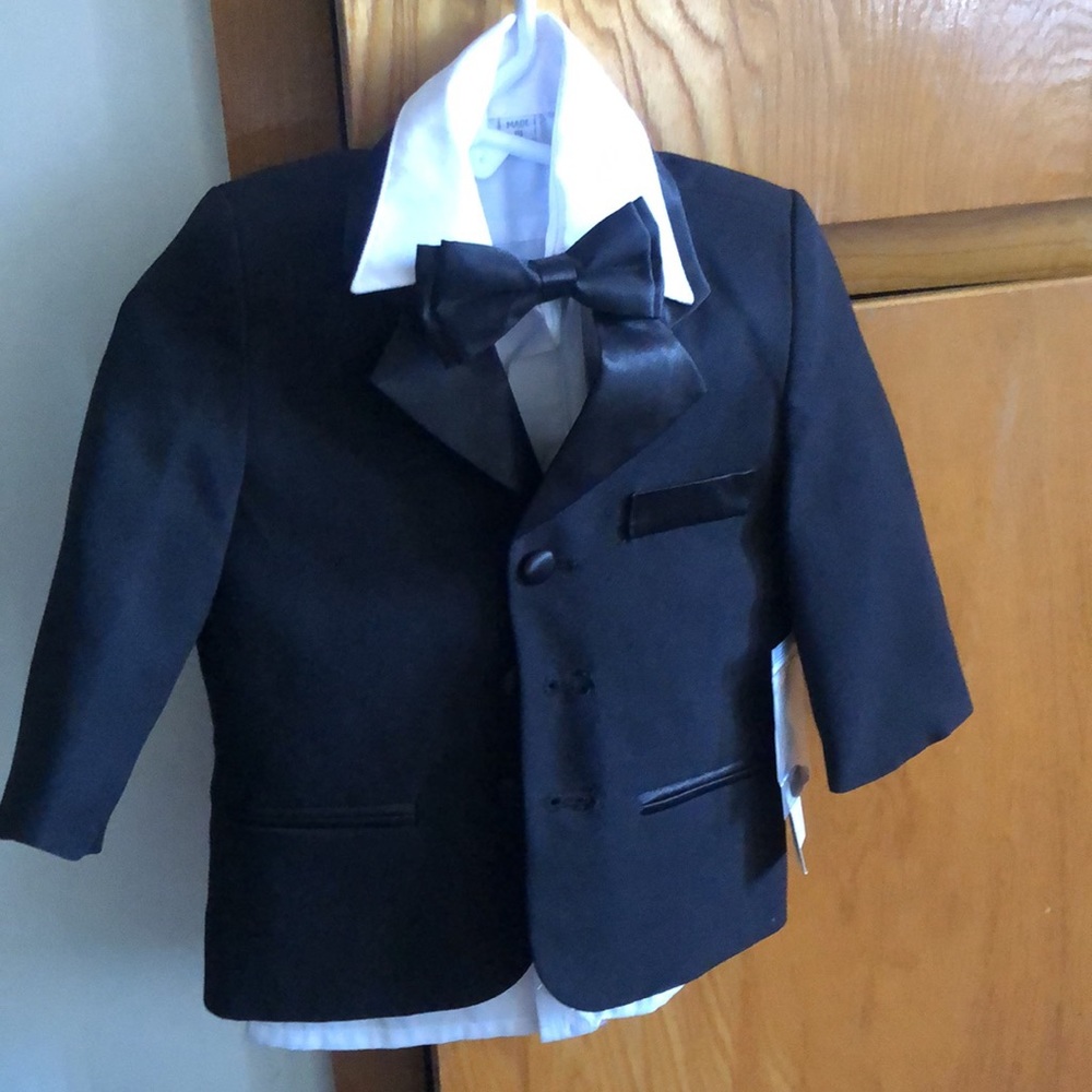 Boys tuxedo set